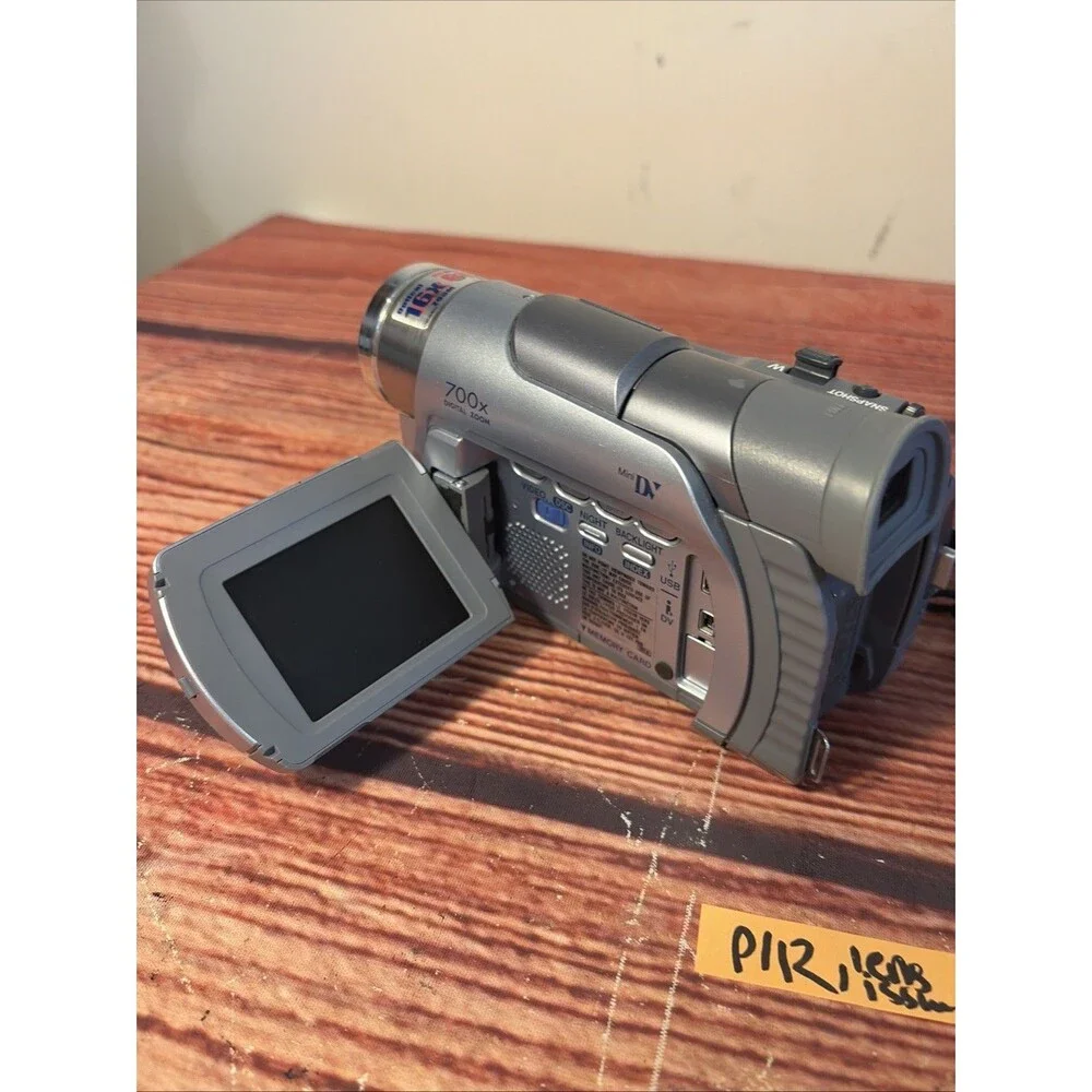 JVC GR-D70U Mini DV Camcorder Digital Video Camera For Parts